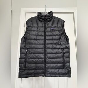 Patagonia Men’s Down Sweater Vest Black Quilted Vest Size Medium